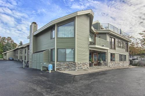 110 Pointes North Inn — Charlevoix — photo 2