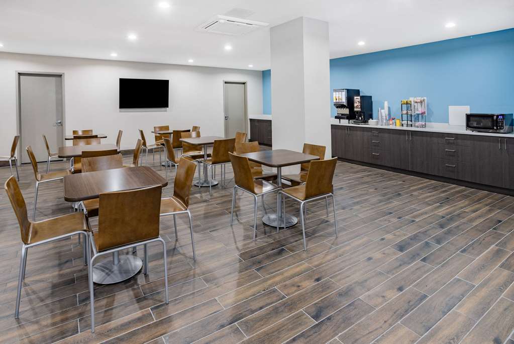 Days Inn by Wyndham Bronx NYC - photo 36