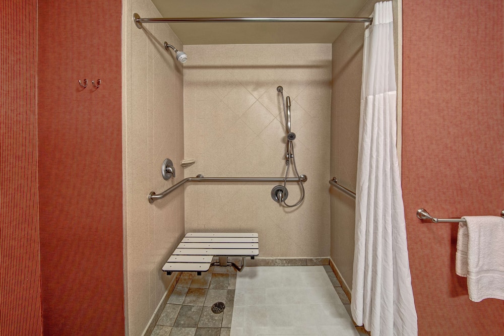 Hampton Inn Jacksonville Anniston Area - photo 38
