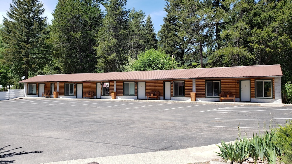 Beargrass Lodging and RV Resort - photo 124