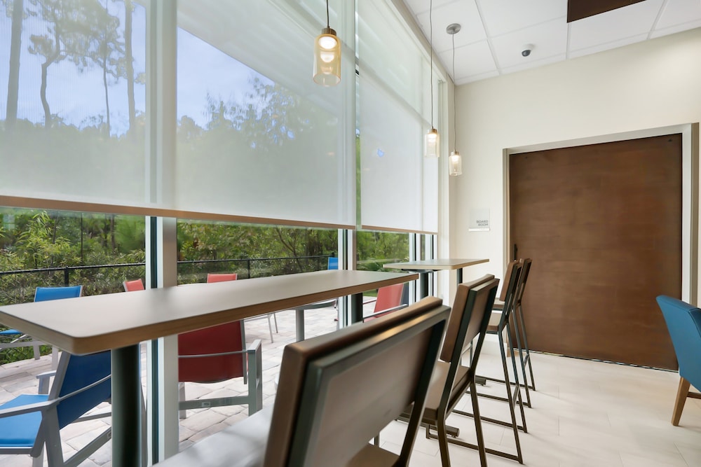 Holiday Inn Express Jacksonville South Bartram Prk - photo 4