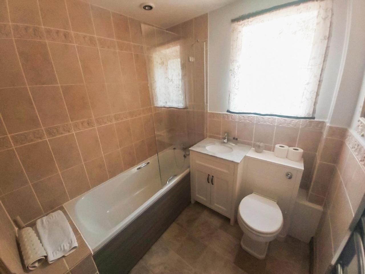 Carrot Cottage Uk32609 — 4-Star Luxury Hotel in Manton, United Kingdom