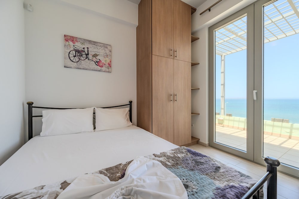 Aphrodite beachfront villa on the Waves — 4-Star Luxury Hotel in Kato Gouves, Greece