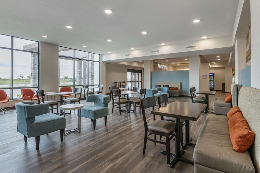 MainStay Suites Milwaukee Franklin - photo 24