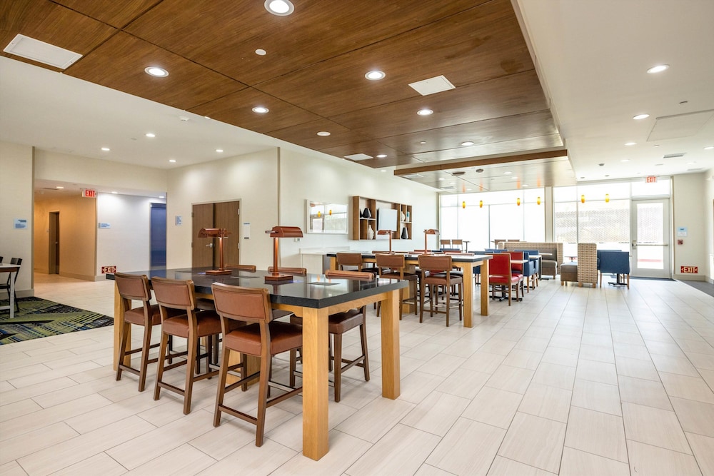 Holiday Inn Express & Suites San Jose Silicon Valley - photo 7