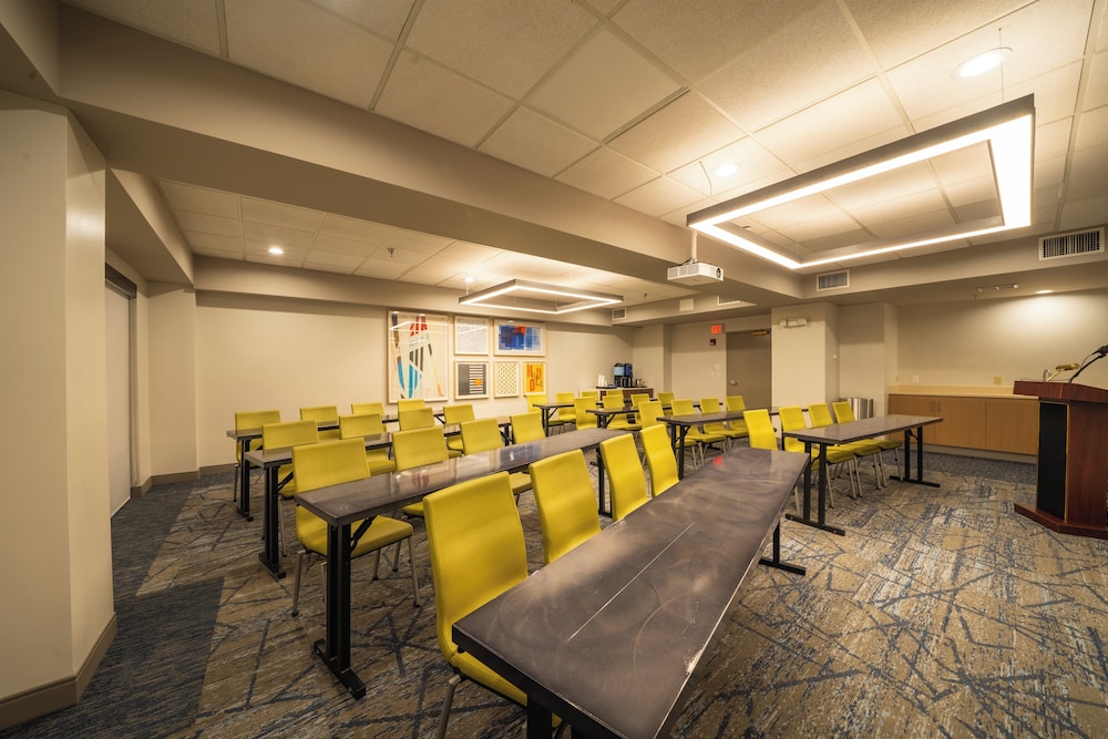 Holiday Inn Express Hotel & Suites Tampa Northwest Oldsmar by IHG - photo 51