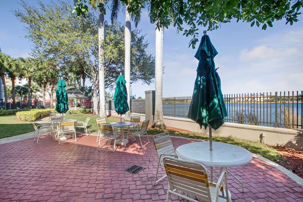 La Quinta Inn & Suites by Wyndham Ft. Lauderdale Airport - photo 28
