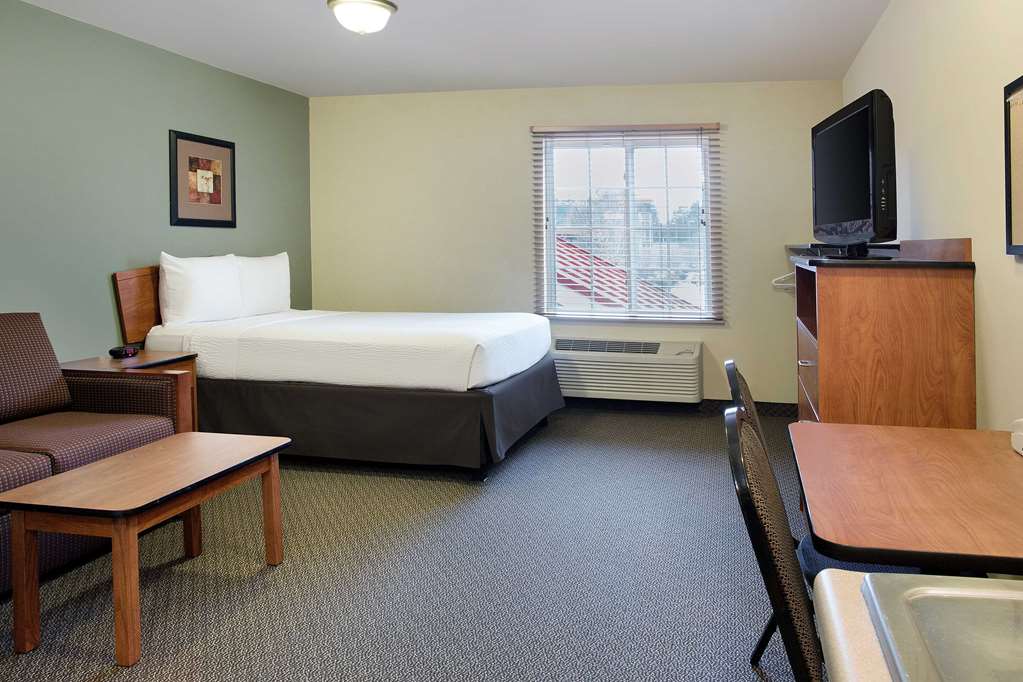 WoodSpring Suites Raleigh Northeast Wake Forest - photo 7