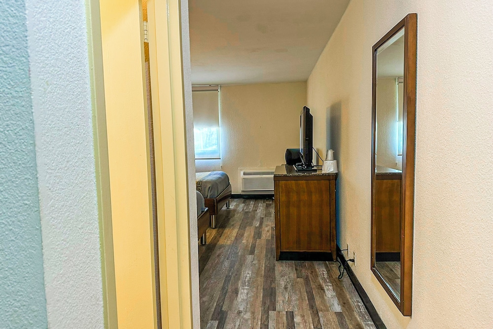 Jackson Hotel & Convention Center - photo 27