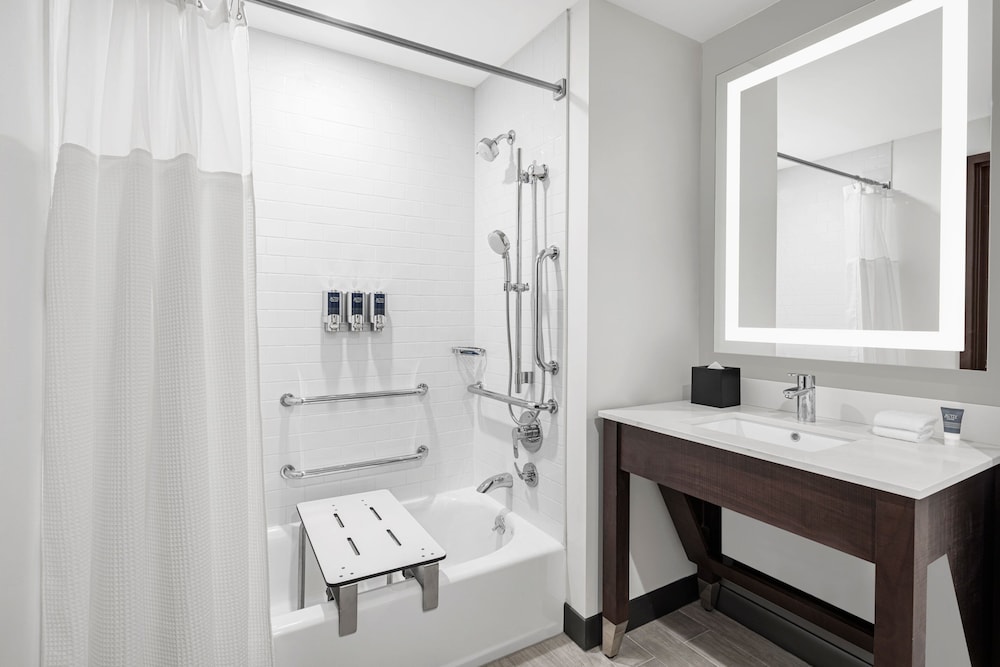 Four Points by Sheraton Flushing - photo 11