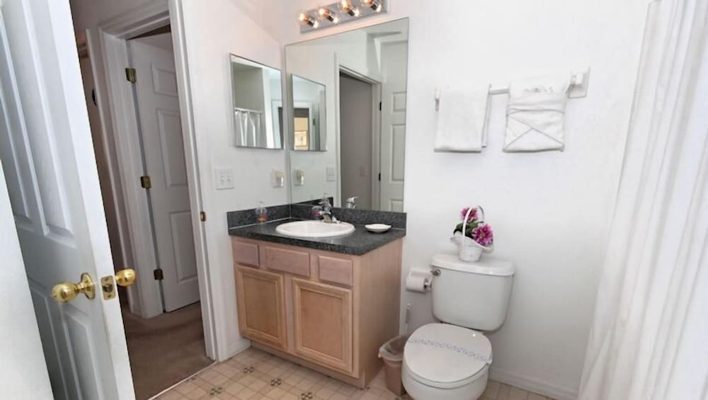 Ov248 Emerald Island 4 Bed 3 Baths Townhome - photo 10