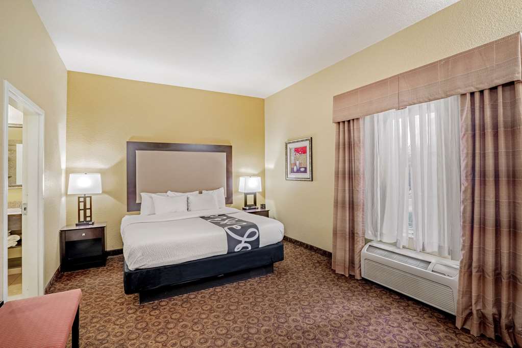 La Quinta Inn & Suites by Wyndham Vicksburg - photo 26