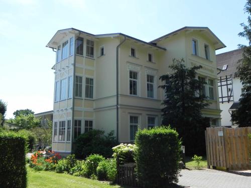 Villa Waldstraße 03 — 4-Star Luxury Hotel in Seebad Bansin, Germany
