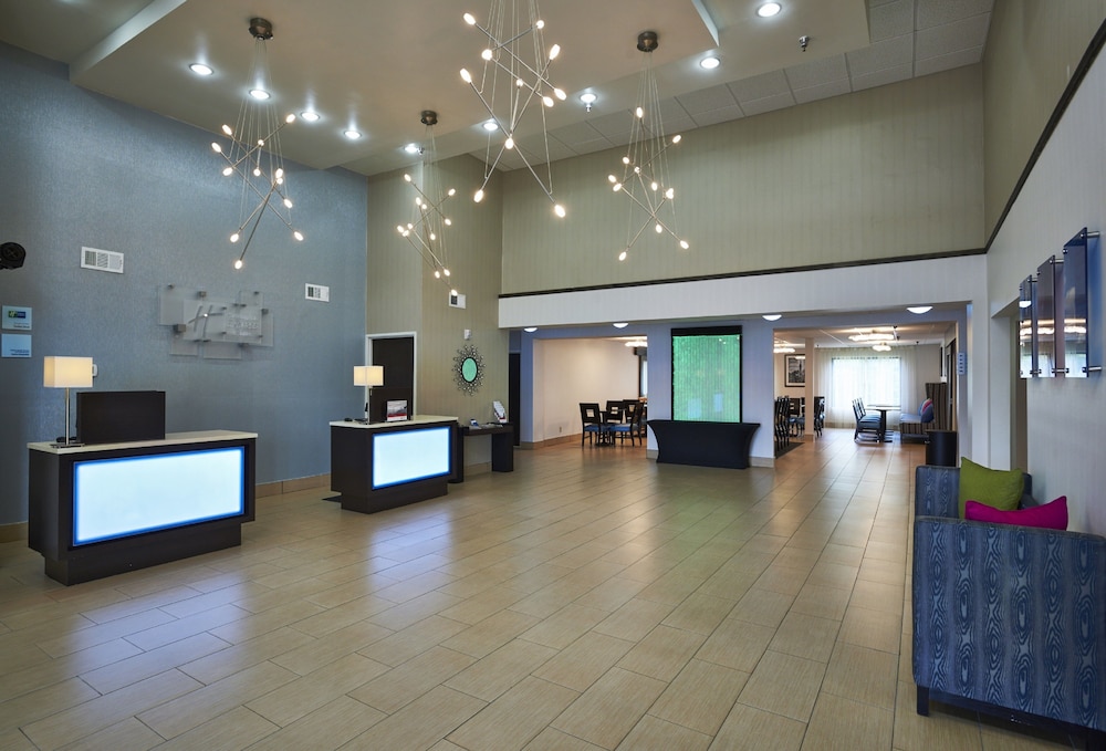 Holiday Inn Express & Suites Birmingham South Pelham by IHG - photo 2