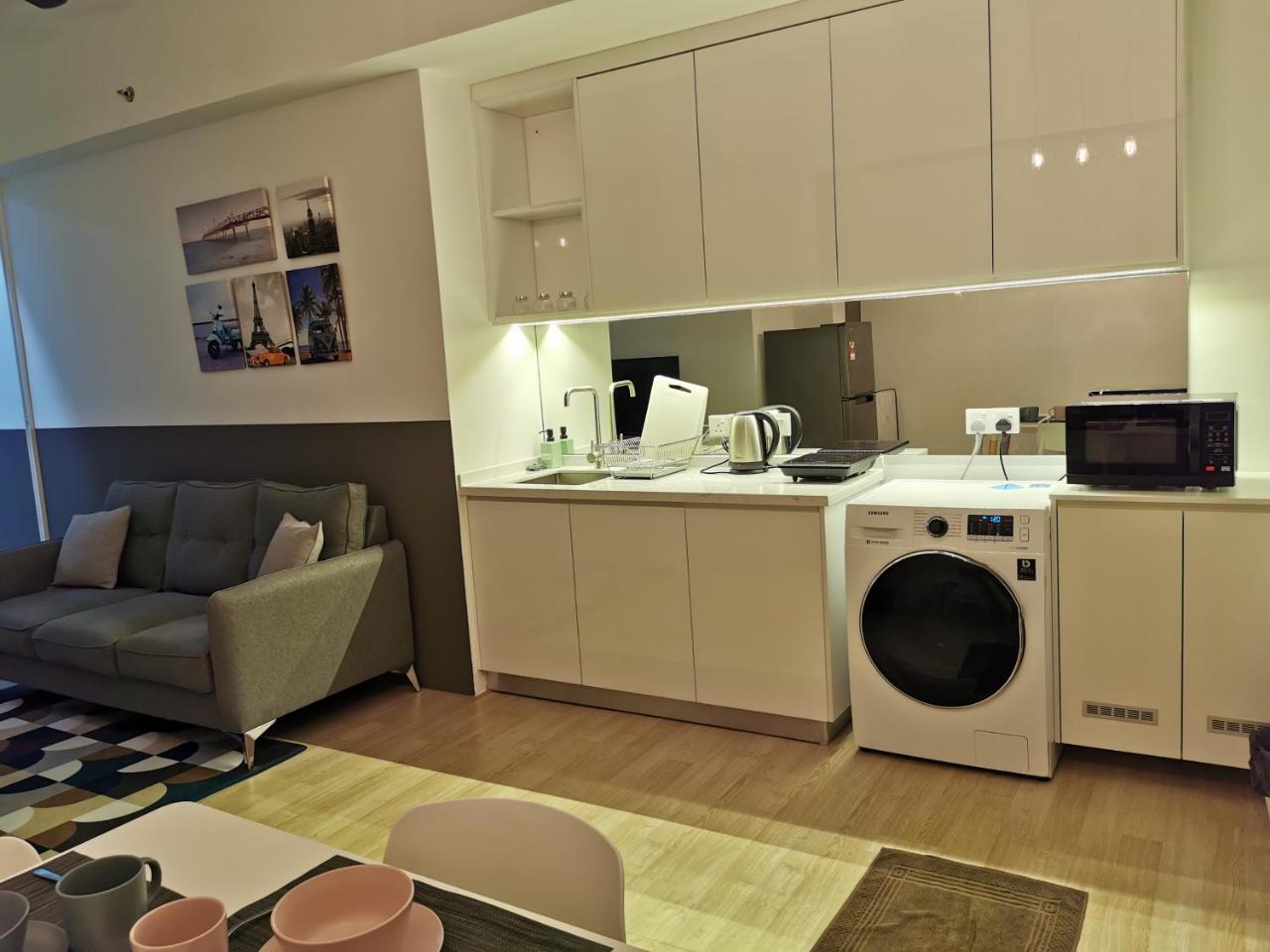 Revo At Aurora Place Pavilion 2 5 Minutes To Axiata Arena Bukit Jalil Free Wifi By De Harlequins Guesthouse — 4-Star Luxury Hotel in Kuala Lumpur, Malaysia