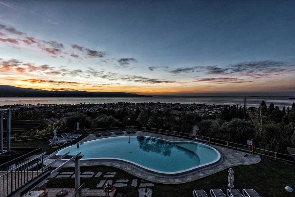 La Chioma di Berenice Garda Residence — 4-Star Luxury Hotel in Toscolano Maderno, Italy