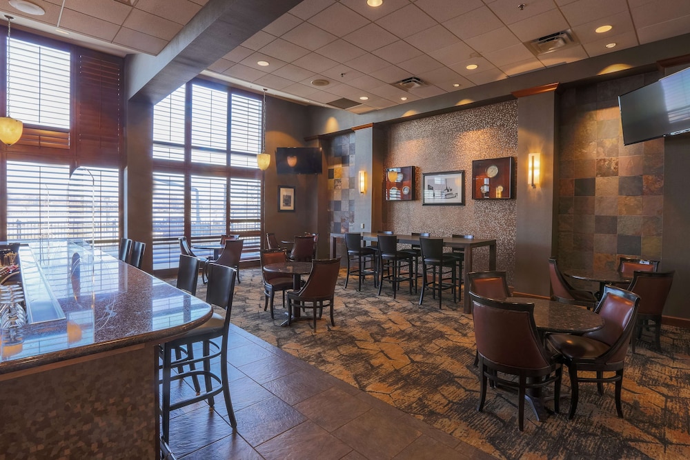 DoubleTree by Hilton Bay City Riverfront - photo 55