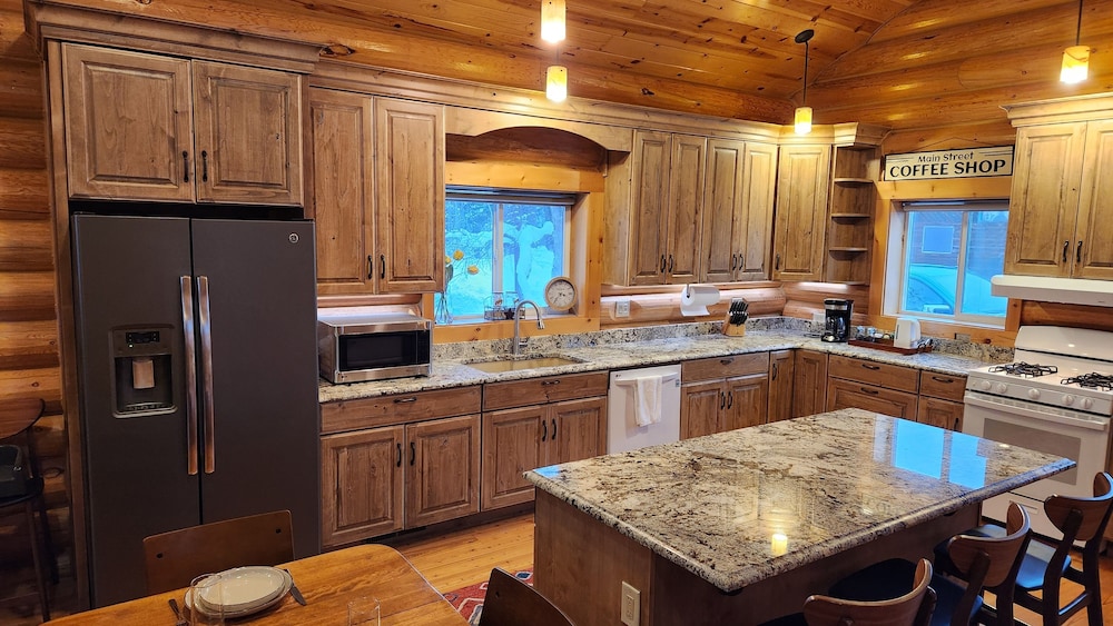 Beargrass Lodging and RV Resort - photo 75