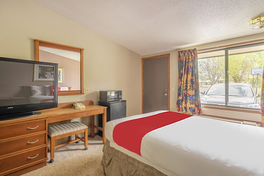 OYO Hotel Daleville AL Hwy 84 — hotel in Daleville