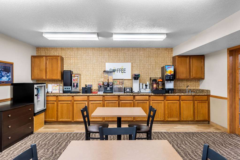 Super 8 by Wyndham Oelwein - photo 11