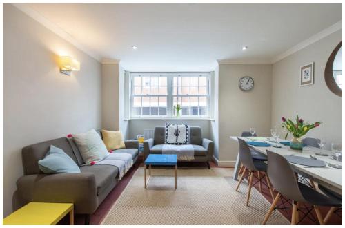 Wells City Centre Quiet Mews House sleeps 6 — 4-Star Luxury Hotel in Wells, United Kingdom