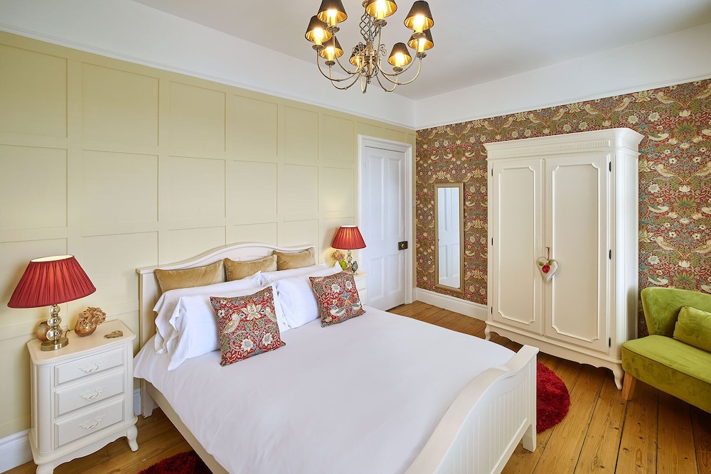 Host & Stay Isla House