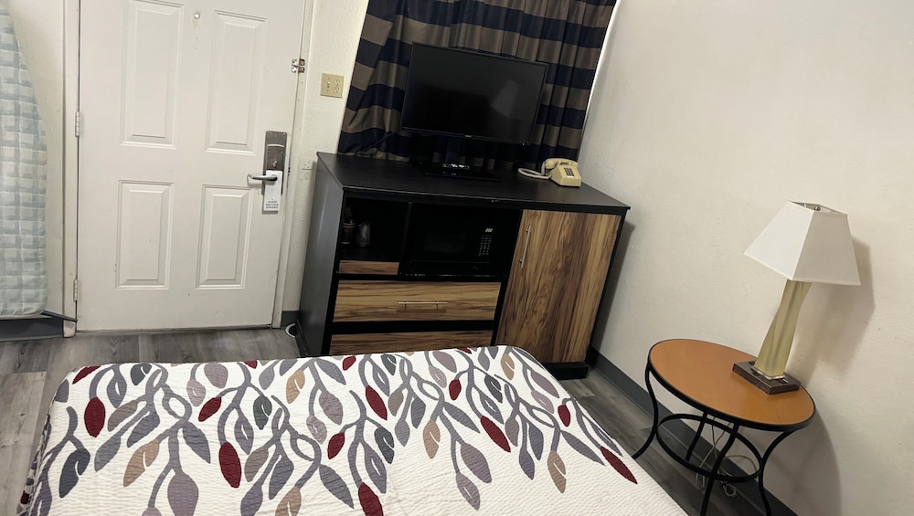 Magnuson Hotel Sierra Vista - photo 19