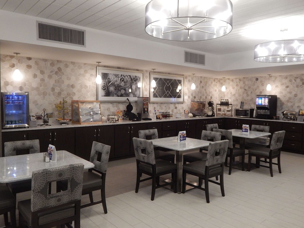 Best Western Plus Bradford Inn - photo 17