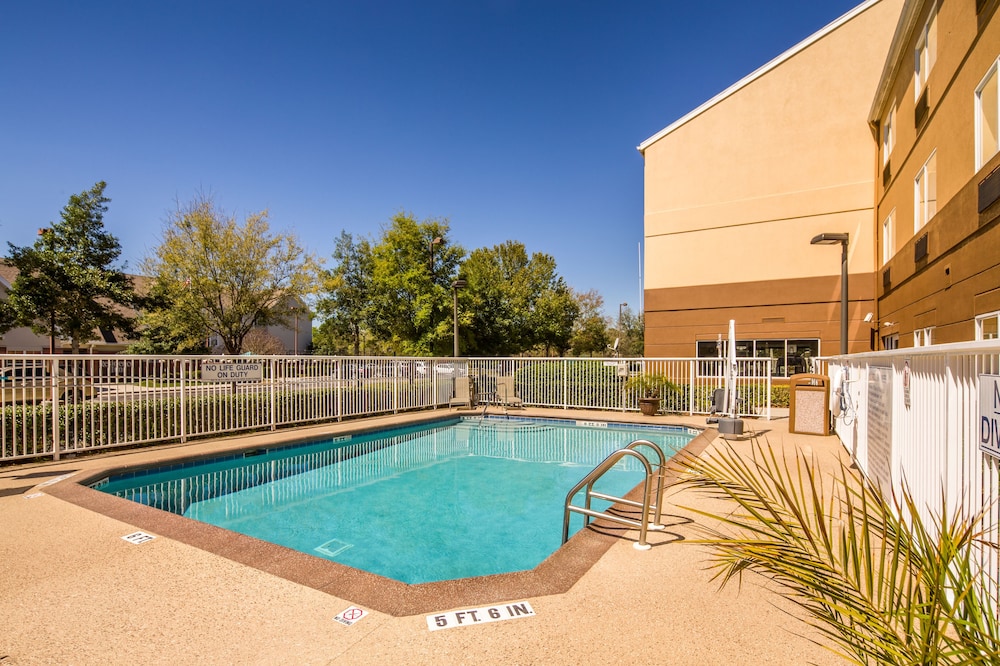 Fairfield Inn & Suites Jacksonville Airport - photo 18