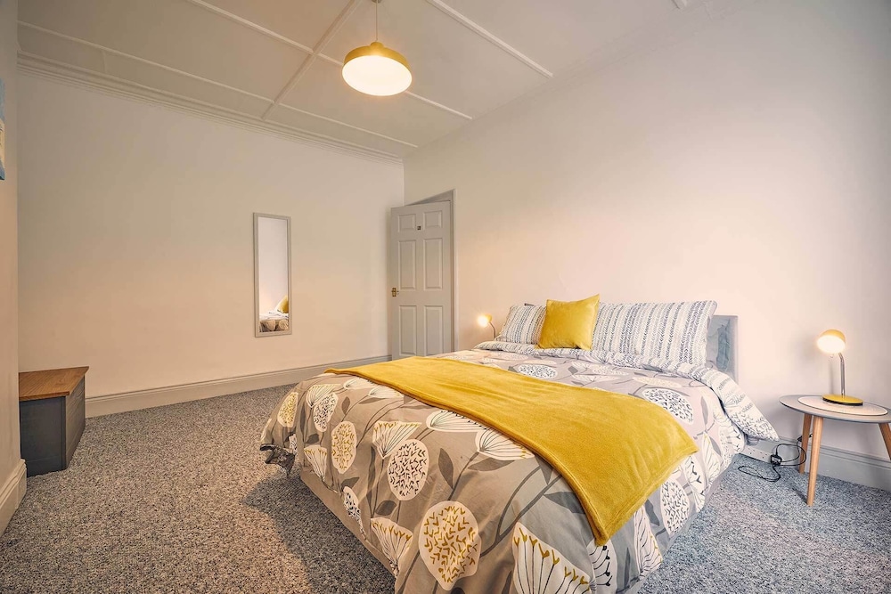 Host Stay Silverlinings in Whitley Bay, United Kingdom
