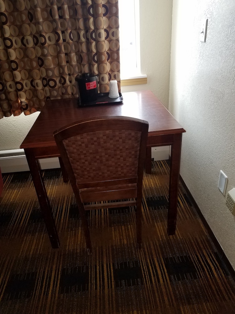 Red Carpet Inn Rochester - photo 11