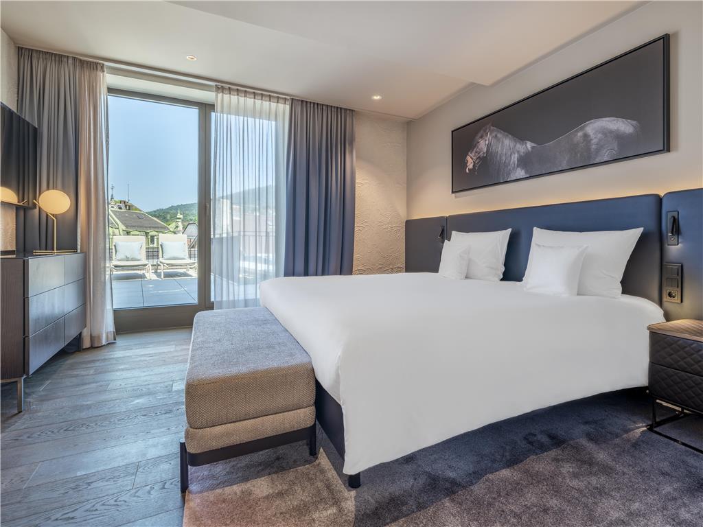 ICONS EHBB rooms Executive Corner Suite