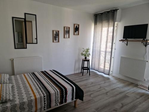 Studio Meuble Et Renove in Rochefort, France