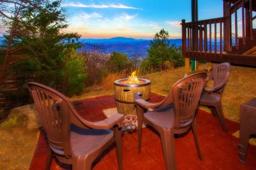 Mountain Sights n City Lights Hot Tub Spectacular Mtn Views Pool Table - photo 4