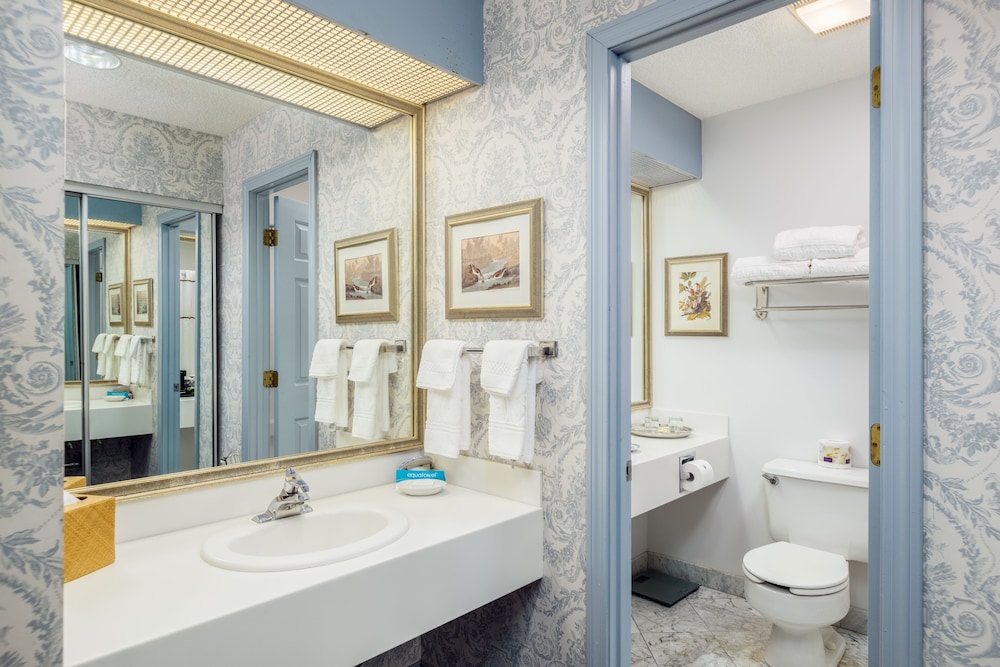 The Farmington Inn & Suites - photo 26