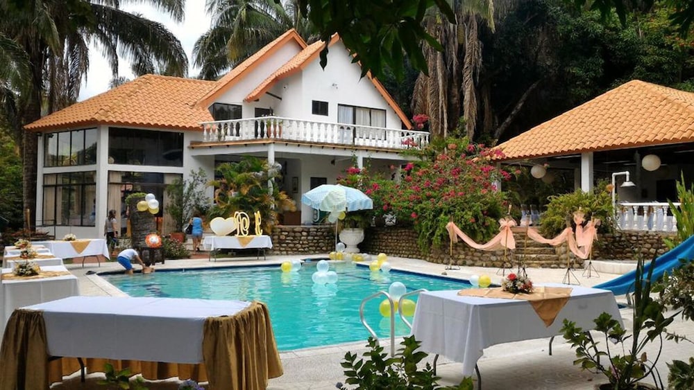 Cabaña en Prado Tolima — 4-Star Luxury Hotel in Prado, Colombia