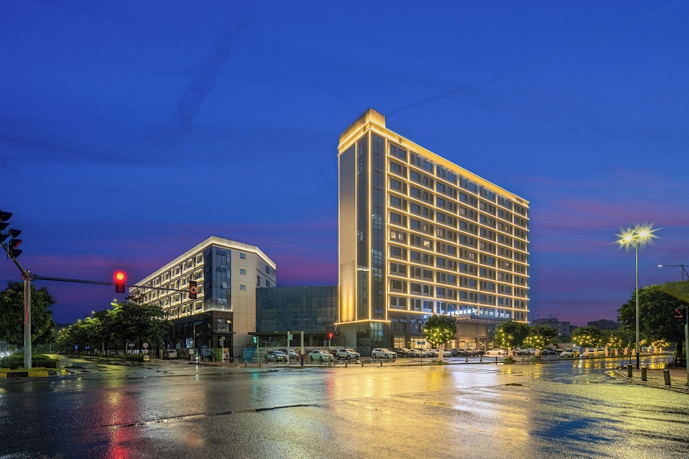 Gentle Season Hotel — 4-Star Luxury Hotel in Guangzhou, People's Republic of China
