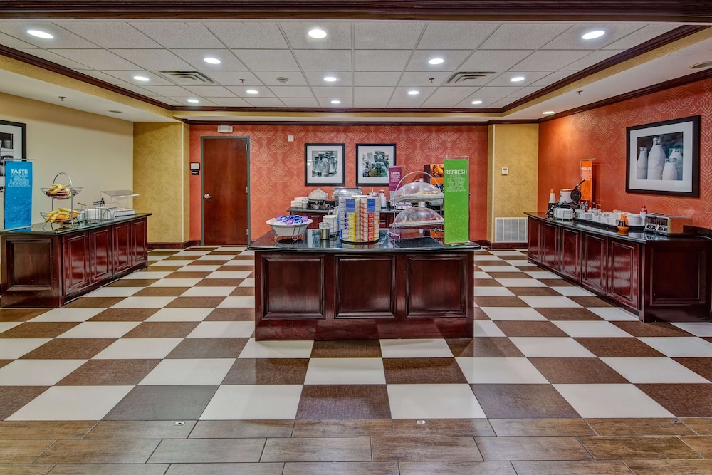Hampton Inn Corsicana - photo 35