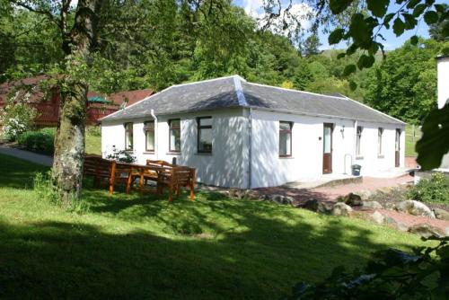 Doonans Cottage — 4-Star Luxury Hotel in Maybole, United Kingdom