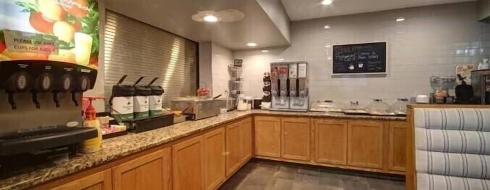 Best Western North I 25 Hotel - photo 21