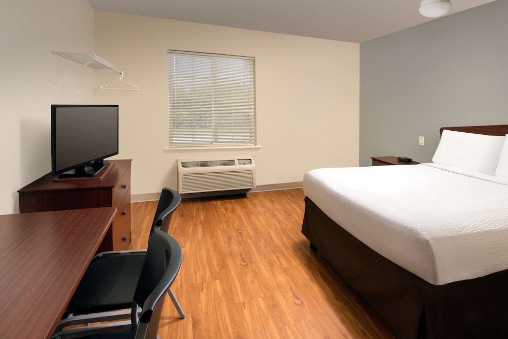 WoodSpring Suites Topeka - photo 8