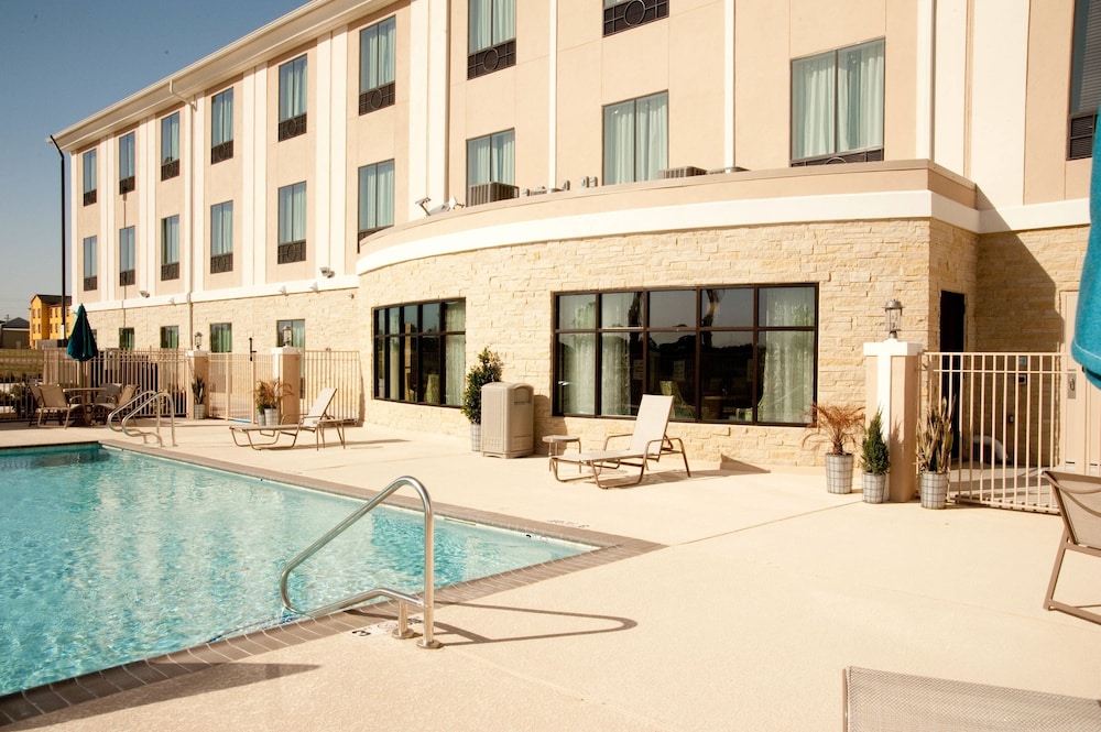 Holiday Inn Express Hotel & Suites Schulenburg by IHG - photo 56