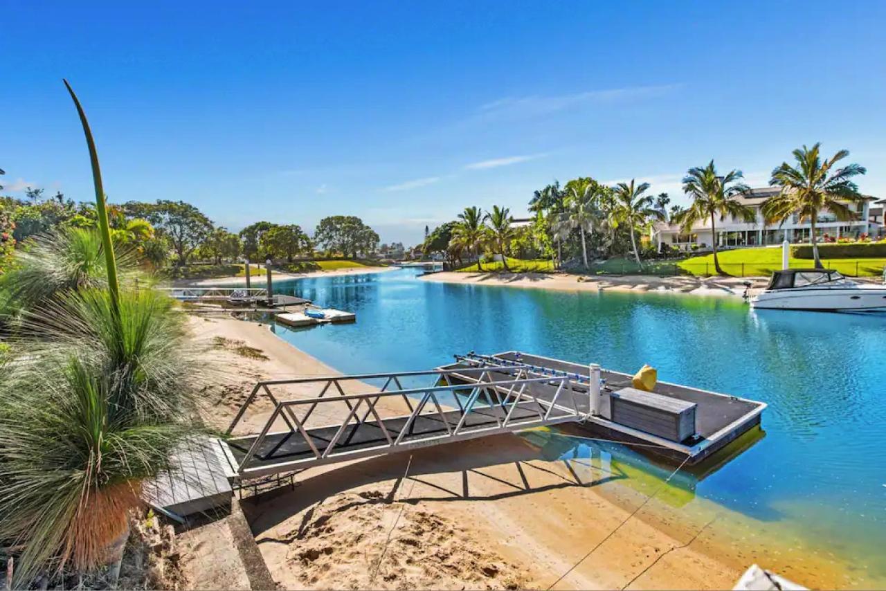 Broadbeach Bungalow Heated Pool Sleeps 7 — 4-Star Luxury Hotel in Gold Coast, Australia