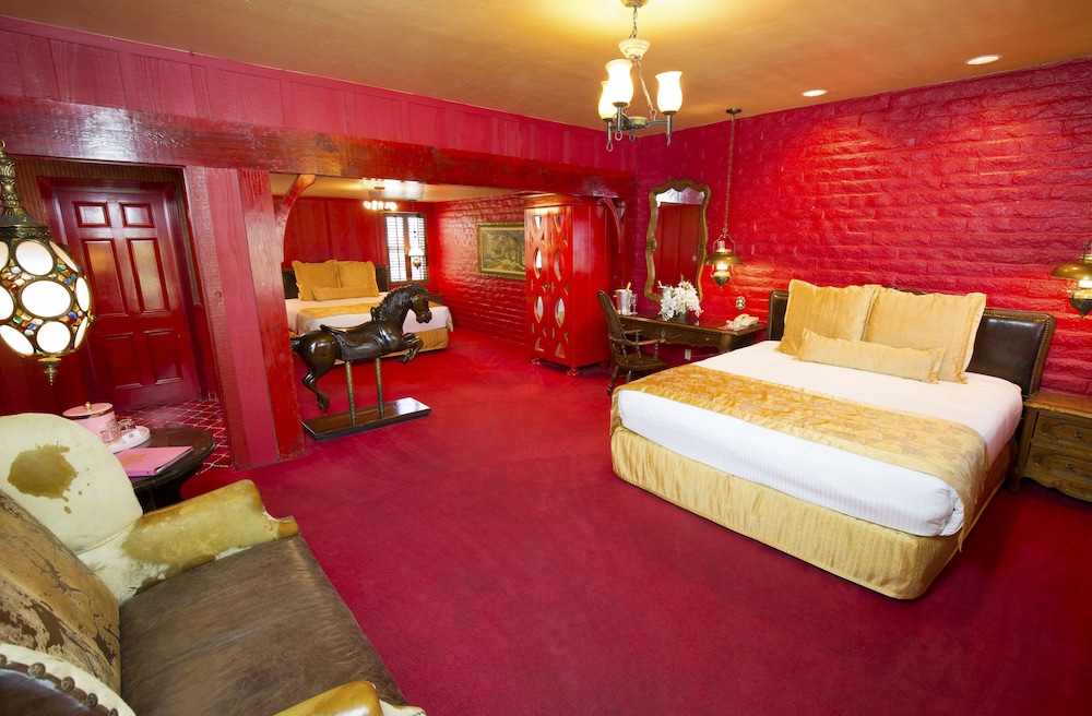 Madonna Inn - photo 25