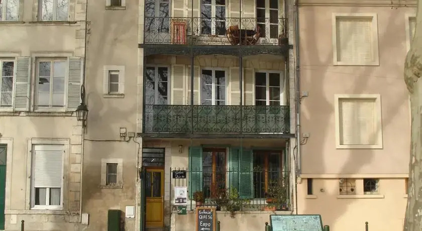 Appart la Gabare Face Loire Quai du Chatelet — 4-Star Luxury Hotel in Orleans, France