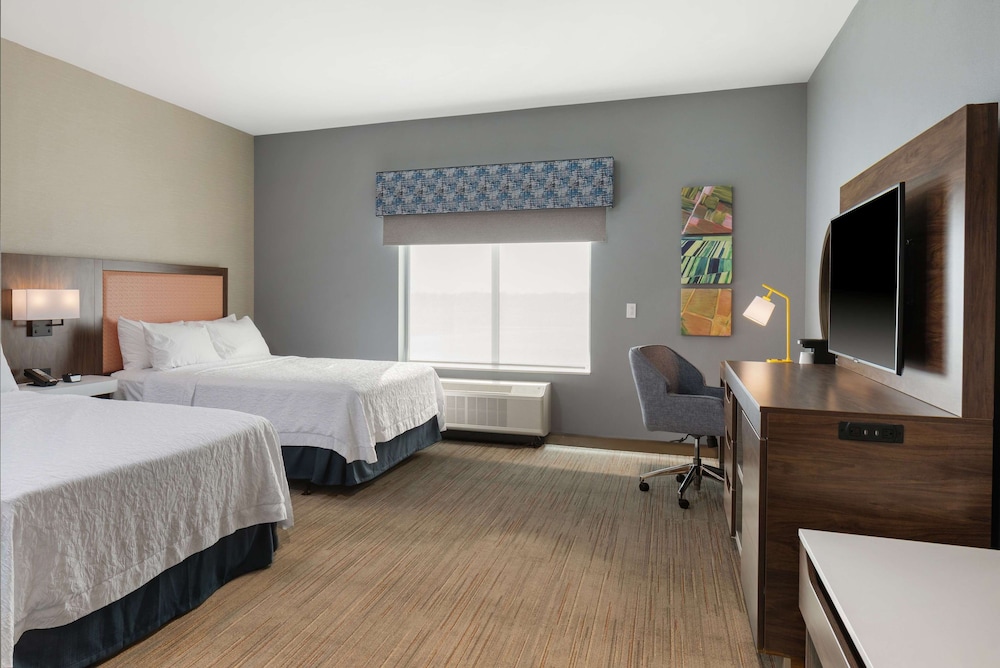 Hampton Inn Circleville - photo 10