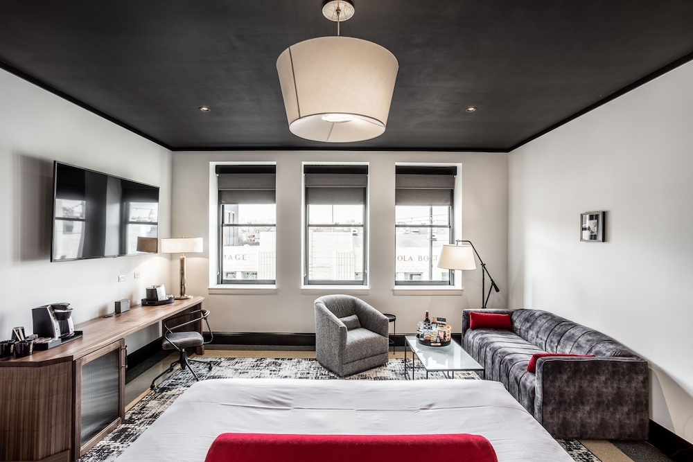 Bottleworks Hotel - photo 15