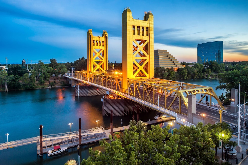Embassy Suites by Hilton Sacramento Riverfront Promenade - photo 56