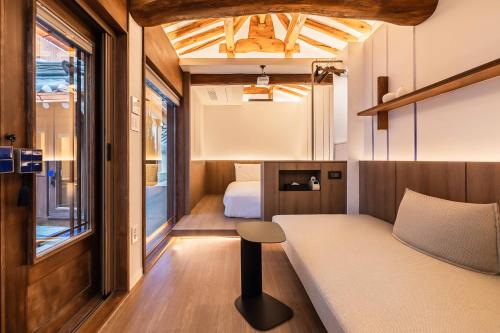 Luxury Hanok Stay Blue Dot — 4-Star Luxury Hotel in Seoul, South Korea