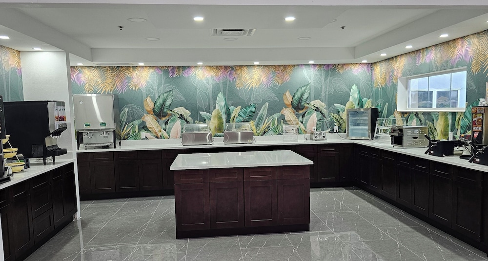 Montreal Suites Orlando By Ihg - photo 31
